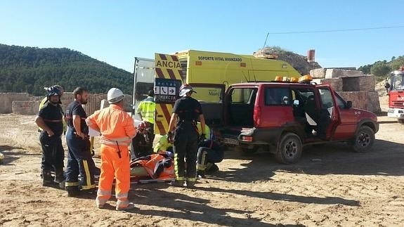 Herido un trabajador en una cantera de Yecla al caer por un desnivel