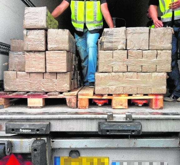 Interior desarticula una red de narcotráfico a gran escala y requisa 400 kilos de cocaína