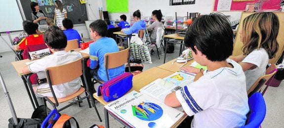 Interventores municipales alertan de «errores jurídicos» en la ayuda de libros de texto