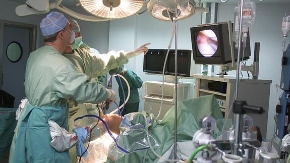 Una mujer recibirá 180.000 euros por los daños de una cirugía de rodilla