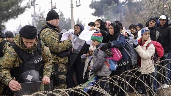 Alcaraz critica la pasividad del Gobierno respecto a los refugiados sirios