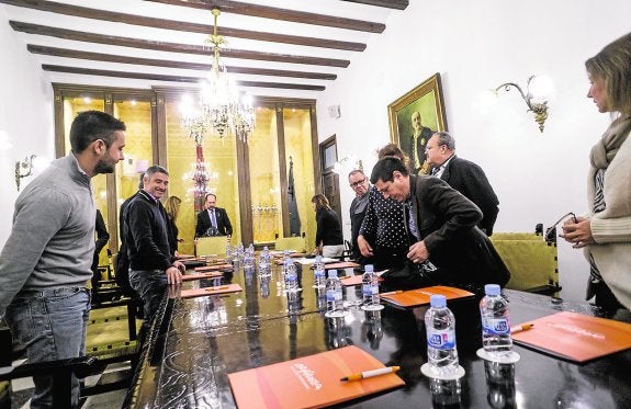 Los Moros y Cristianos inicial el camino para lograr el Interés Turístico Nacional