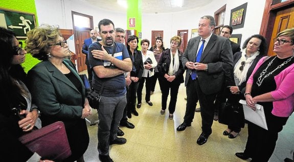 Expropiados de Senda de los Garres piden a Pastor que paralice las obras