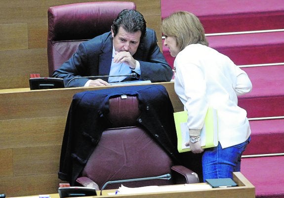 El tripartito rechaza en Les Corts pedir el cambio de la toma del Júcar-Vinalopó