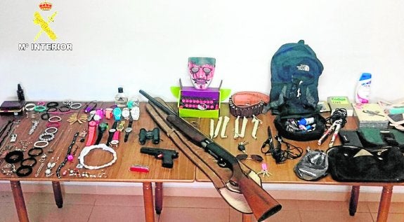 Capturan a tres ladrones acusados de 34 asaltos a viviendas y bares