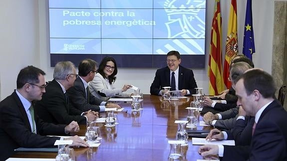 La Generalitat invierte 3,7 millones para evitar cortes de agua, luz y gas