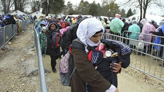 Cruz Roja advierte del «riesgo de convertir en una feria» la llegada de refugiados