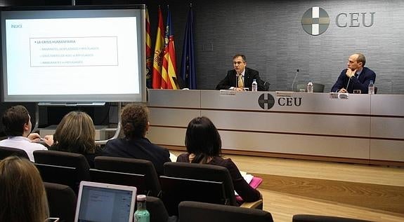 Cruz Roja avisa del «riesgo de convertir en una feria» la llegada de refugiados