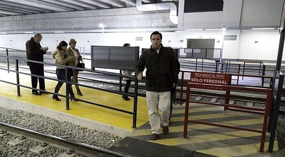 El PSOE critica en Orihuela la escasa inversión ferroviaria en la provincia