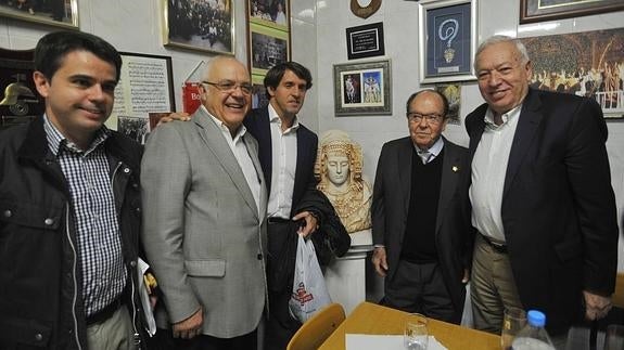 Margallo opina que el debate Rajoy-Sánchez será más determinante que el del 7-D