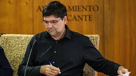 Pavón subraya que la mesa de negociación de los veladores será consultiva