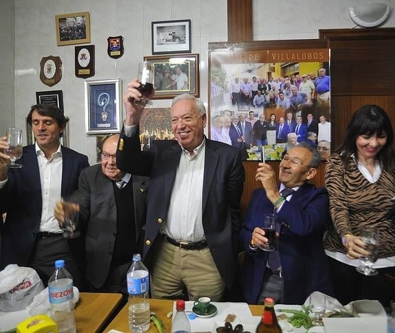 Agua, obras y financiación, los pilares de Margallo