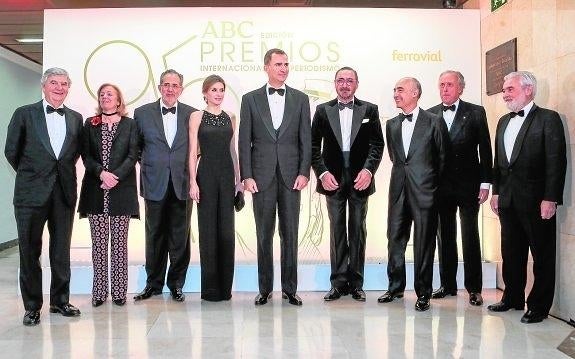 Los Reyes presiden la entrega de los premios ABC