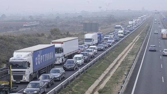 Fomento saca a información pública la ampliación del tercer carril de la A-7