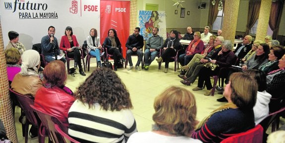 El PSOE promete un ingreso mínimo mensual a 21.000 familias sin recursos