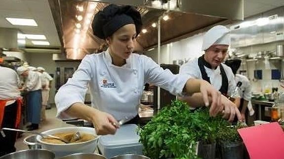 Cuatro estudiantes alicantinos aspirarán al IV Premio Promesas de la alta cocina