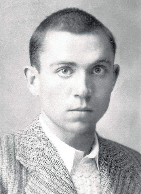 Descubiertas once cartas que Miguel Hernández escribió desde las cárceles