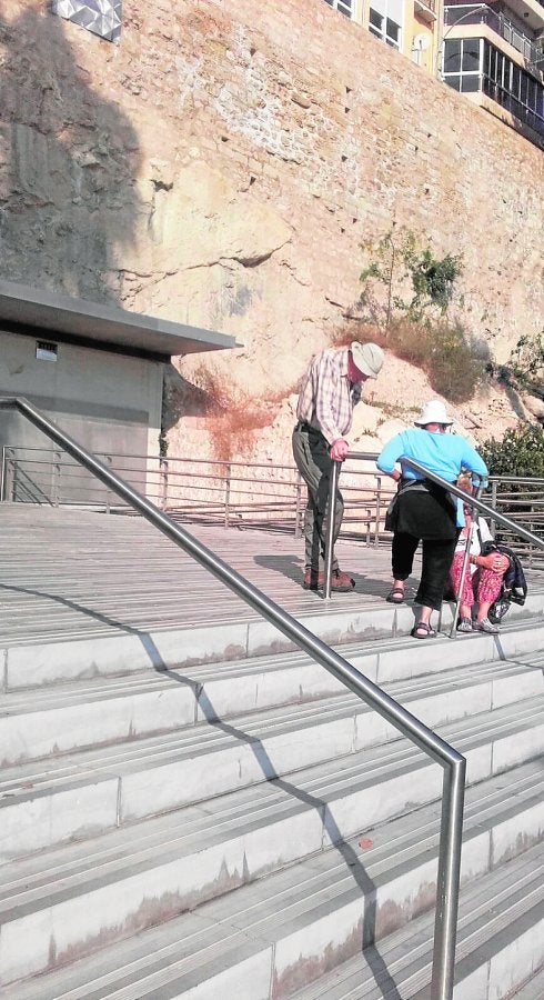 Cultura cierra todas sus instalaciones una mañana para congregar a los trabajadores