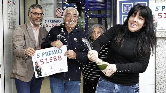 51688: El Campello vende 9,6 millones de euros en un quinto premio