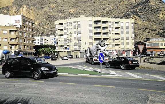 Carreteras creará una rotonda para eliminar los semáforos de la CV-900