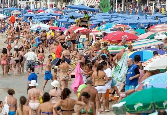 La ocupación hotelera de Benidorm vuelve al nivel anterior a la crisis