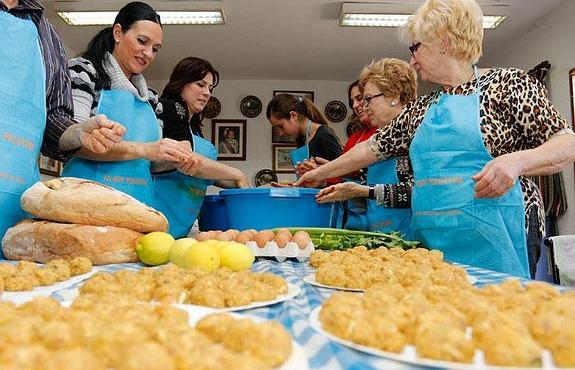 Así se hacen las pelotas de Patiño