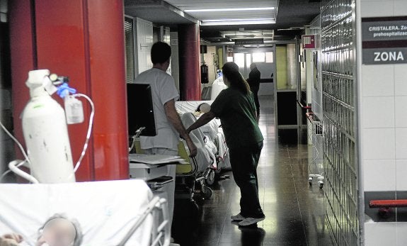 El primer colapso de enero desborda las Urgencias de La Arrixaca y el Santa Lucía