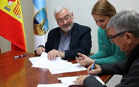 El Ayuntamiento sufragará el traslado de medicinas y alimentos al Sáhara