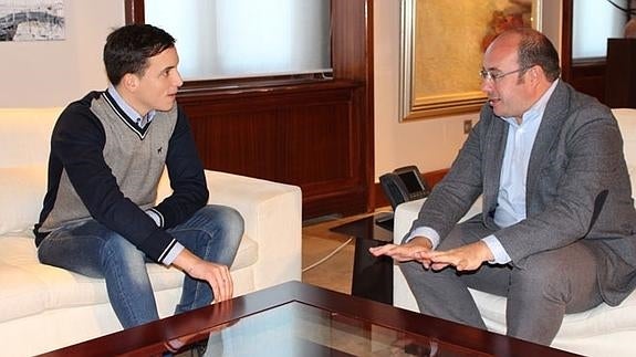 Xuso Jones recibe el apoyo del Gobierno regional para ser el representante en Eurovisión