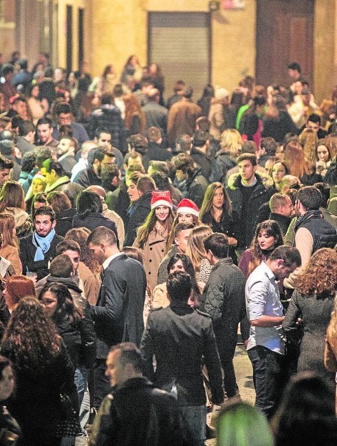 La Policía Local rectifica y reactiva las patrullas para vigilar el botelleo este fin de semana