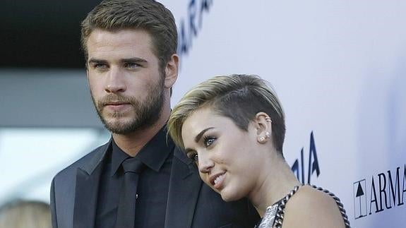 Liam Hemsworth promete a Miley Cyrus que nunca la dejará escapar
