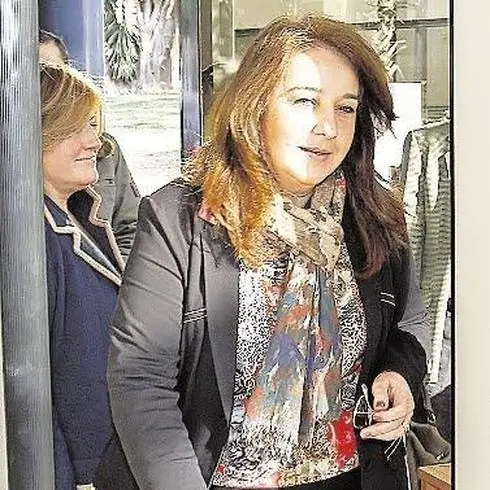 Adela Pedrosa afirma que Sánchez y Puig faltan al respeto a los electores de la Comunitat
