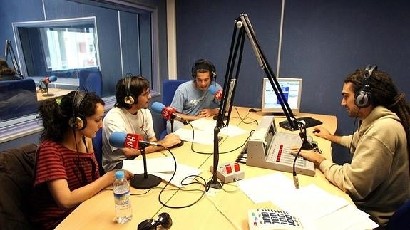 La radio de la UMH de Elche participará en un programa en el Parlamento europeo