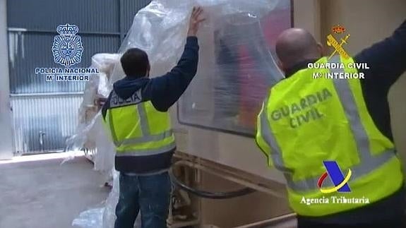 Detienen en Alicante y Villena a una banda que introdujo en España más de 400 kilos de cocaína