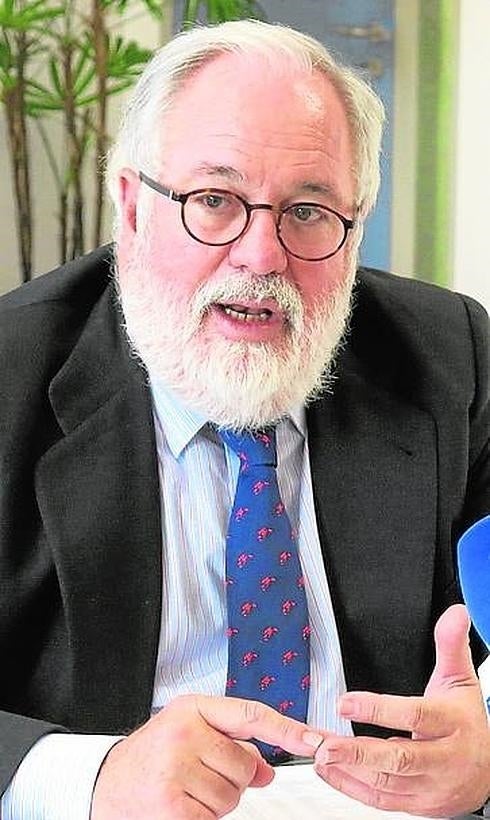 Cañete presidió la reunión en la que Acuamed compensó a FCC con 40 millones de euros