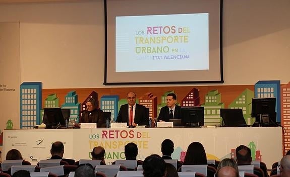 Un plan de movilidad mejorará el transporte entre Alicante y Elche