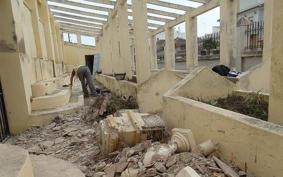 La alcaldesa busca agilizar el BIC para el Palacio del Marqués de Fontalba
