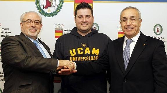 El piragüista David Cal se incorpora al Servicio de Deportes de la UCAM