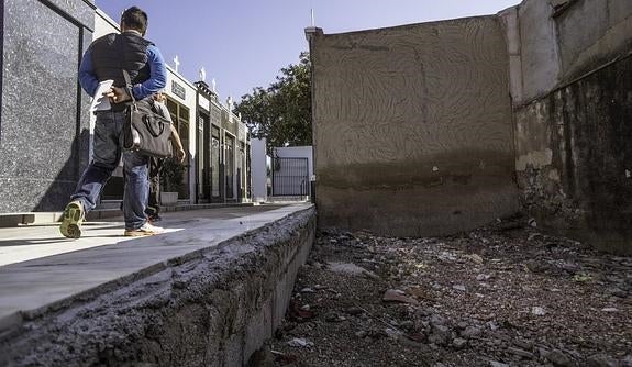 El tripartito expropiará aquellas parcelas del cementerio que no se obren este año