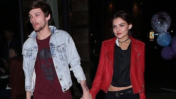 Louis Tomlinson, de One Direction, pillado de celebración con su novia