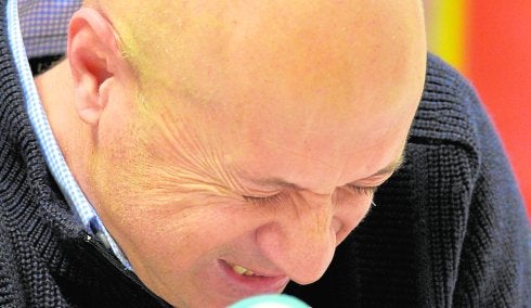 Manolo Molina dice adiós entre lágrimas y rodeado de amigos