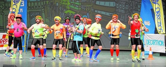 Las chirigotas contagian su buen humor