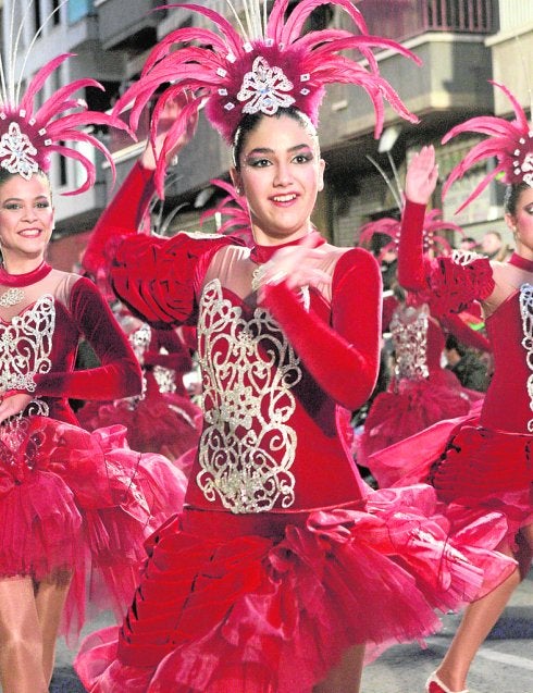 Tres mil carnavaleros toman hoy Águilas en una edición que bate todos los récords