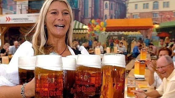 Beber cerveza podría prevenir el Alzheimer y el Parkinson