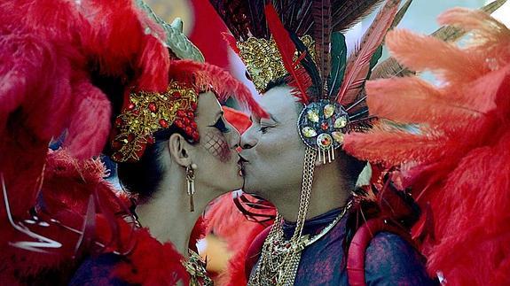 Belleza y plumas contra el viento en Águilas