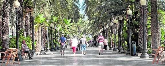 Urbanismo y Generalitat proponen cerrar al tráfico la fachada marítima de la Explanada