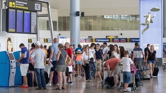 La cifra de viajeros en el aeropuerto de El Altet crece un 19% en enero