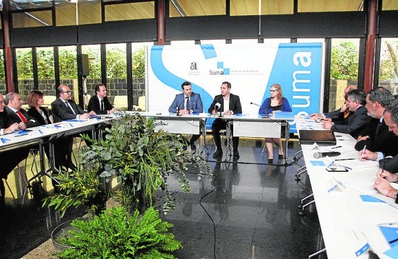 César Sánchez propone crear un Observatorio para impulsar el crédito a las familias y a las pymes