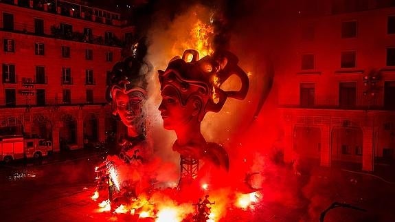 Les Corts aprueba que el 24 de junio sea festividad autonómica