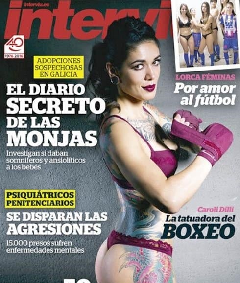 Interviú desnuda a Caroli Dilli, la tatuadora del boxeo